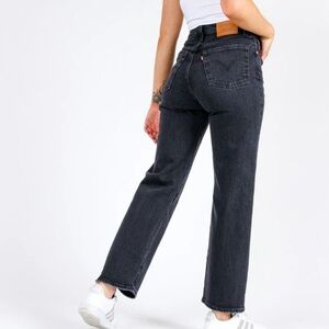 BNWT LEVI’S RIBCAGE STRAIGHT ANKLE JEANS